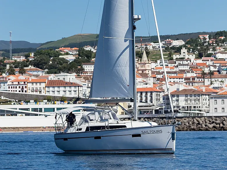 Bavaria Cruiser 37