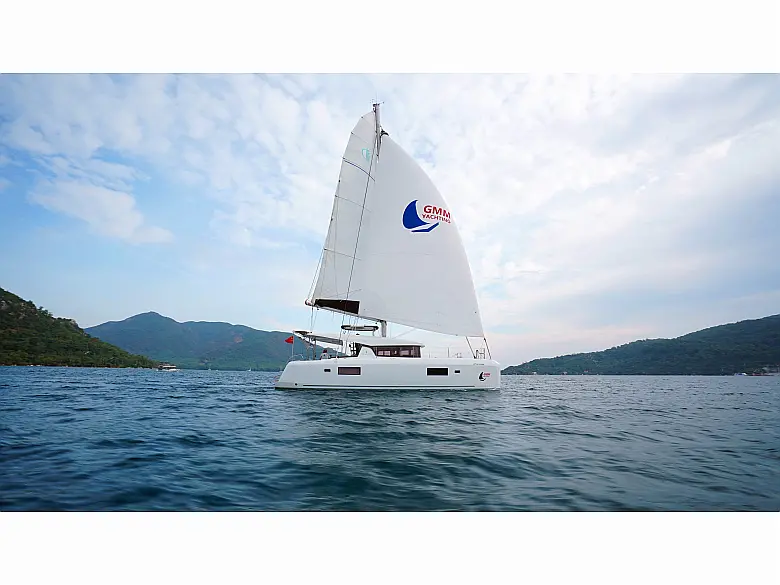 Lagoon 42
