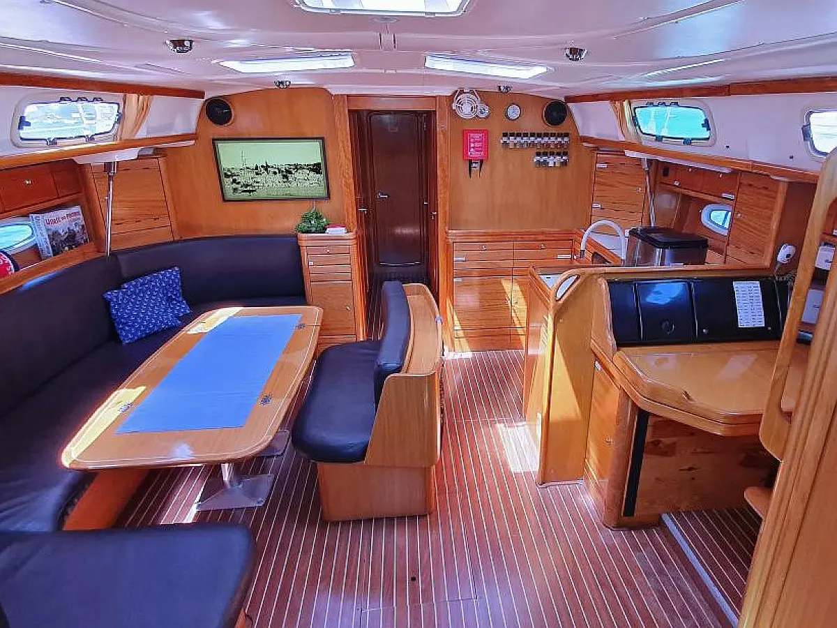 Bavaria 50 Cruiser - Led Zeppelin  - Internal image
