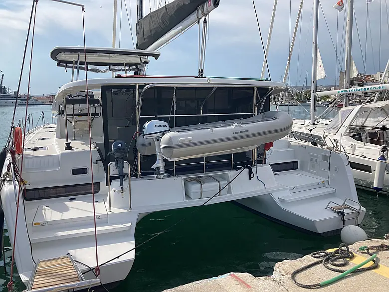 Lagoon 42