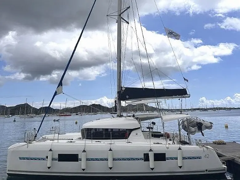 Lagoon 42